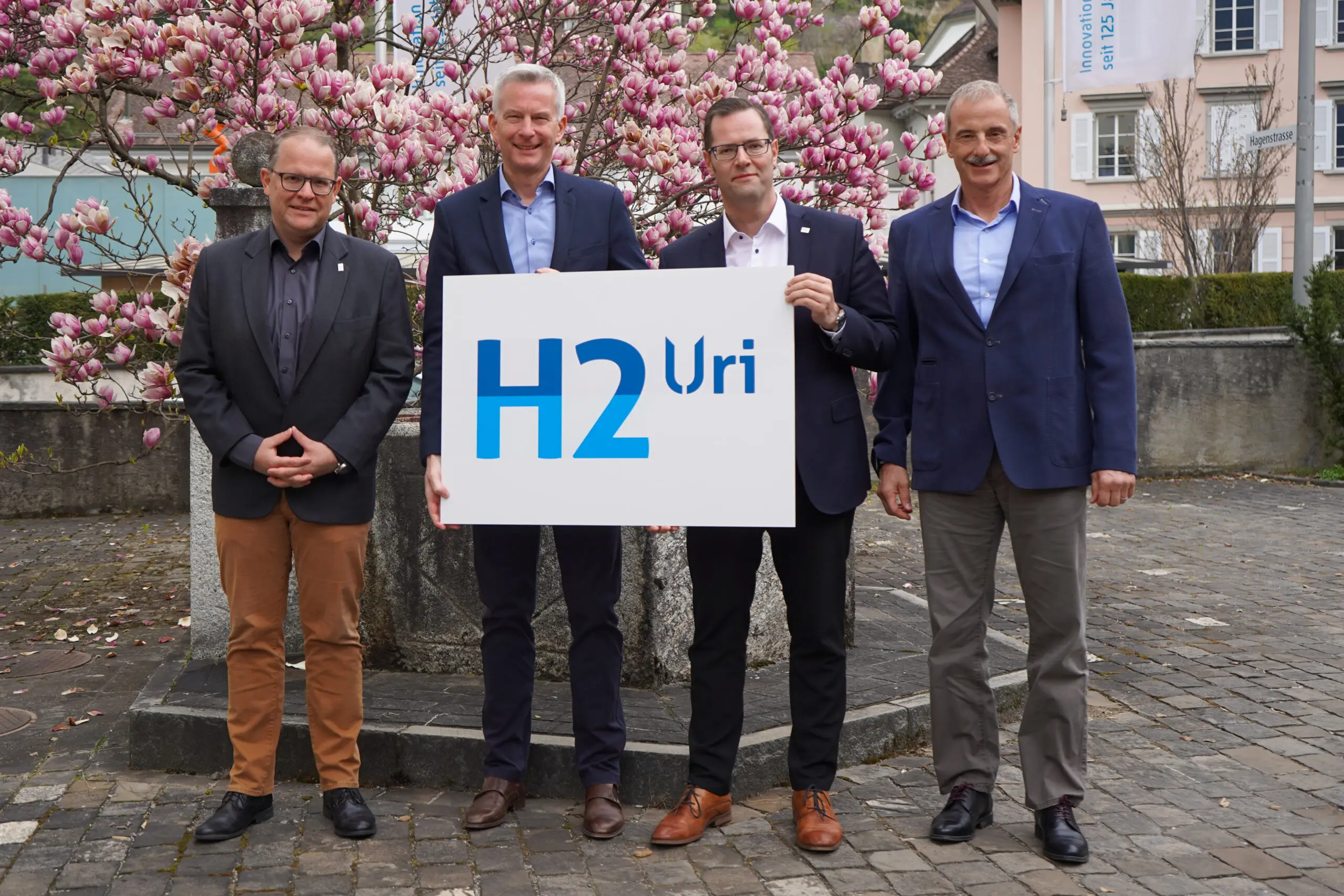 EWA-energieUri und AVIA Schätzle gründen „H2Uri AG“